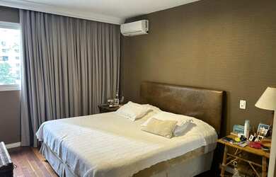 Imagem: O apartamento possui 5 Dormitórios, 4 Banheiros, 3 Vagas na