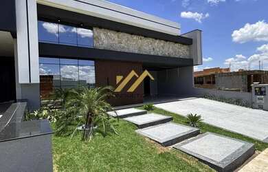 Imagem: A casa em condomínio possui 3 Dormitórios, 4 Banheiros, 4