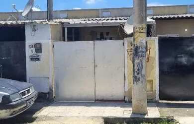 Imagem: A casa possui 1 Dormitório, 1 Banheiro, 1 Vaga na garagem