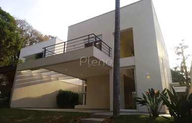 Imagem: A casa em condomínio possui 3 Dormitórios, 2 Banheiros, 4