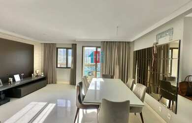 Imagem: O apartamento na cobertura possui 3 Dormitórios, 5 Banheiros