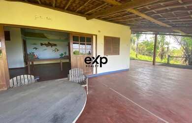 Imagem: A casa em condomínio possui 3 Dormitórios, 3 Banheiros, 232m²