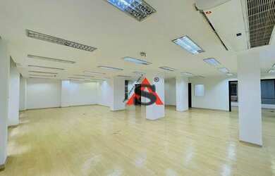 Imagem: O depósito possui 300m² de Área e está localizado em Centro