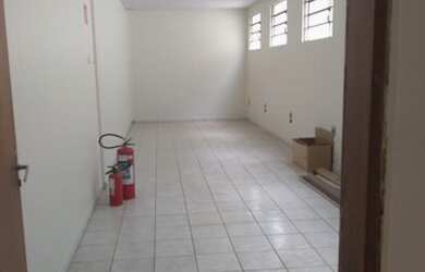 Imagem 11: galpão bem localizado. 2.000m² de Áreae5 Vagas na garagem