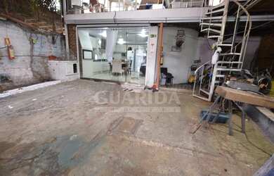 Imagem: O depósito possui 2 Vagas na garagem, 90m² de Área e está