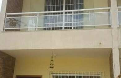 Imagem: A casa possui 2 Dormitórios, 2 Banheiros, 1 Vaga na garagem