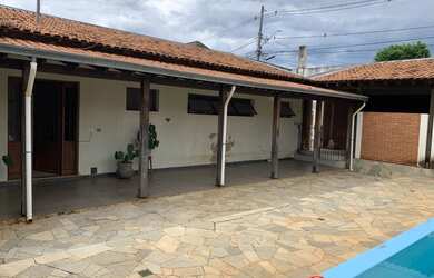 Imagem 5: Casa à Venda em Marília com Piscina no Bairro Jardim Marajó
