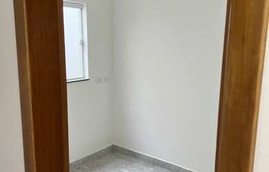 Imagem 3: Saia do Aluguel More ao lado da Estação do monotrilho