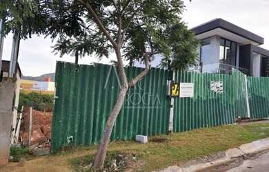 Imagem: O terreno possui 750m² de Área e está localizado em Bragança