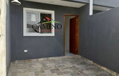 Imagem: A casa à venda possui 2 Dormitórios, 2 Banheiros, 1 Vaga na