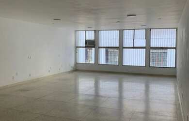 Imagem: O depósito possui 103m² de Área e está localizado em Centro