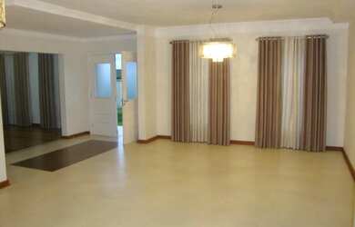 Imagem: A casa em condomínio possui 4 Dormitórios, 5 Banheiros, 3