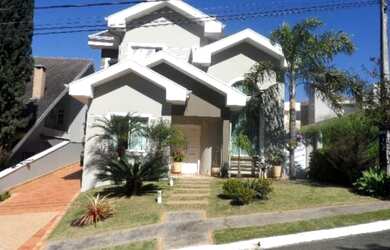 Imagem: A casa em condomínio possui 3 Dormitórios, 5 Banheiros, 4