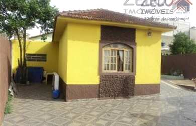 Imagem: A casa possui 2 Dormitórios, 1 Banheiro, 2 Vagas na garagem