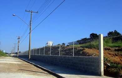 Imagem: O terreno possui 11.185m² de Área e está localizado em Centro