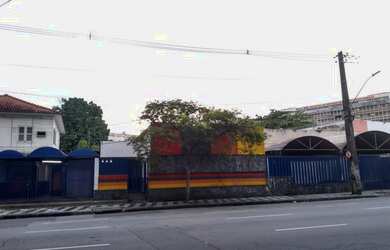 Imagem: A casa possui 5 Dormitórios, 4 Banheiros, 5 Vagas na garagem