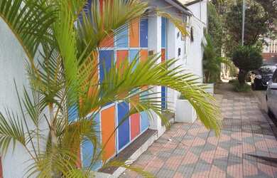 Imagem: O depósito possui 5 Vagas na garagem e 360m² de Área e está