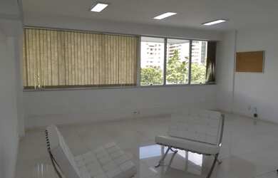 Imagem: O depósito possui 2 Vagas na garagem, 22m² de Área e está