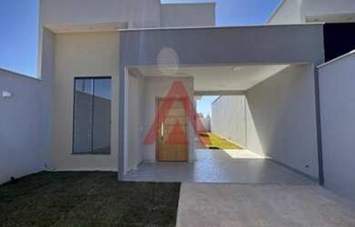 Imagem: A casa possui 3 Dormitórios, 3 Banheiros, 2 Vagas na garagem