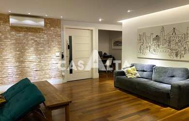 Imagem: O depósito possui 3 Vagas na garagem e 168m² de Área e está