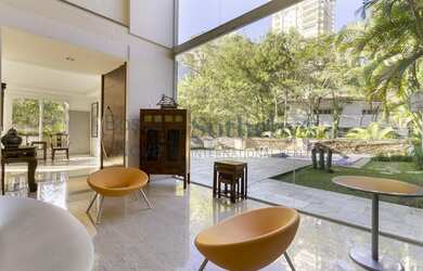 Imagem: A casa possui 4 Dormitórios, 5 Banheiros, 5 Vagas na garagem