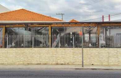 Imagem: O depósito possui 350m² de Área e está localizado em Ponte