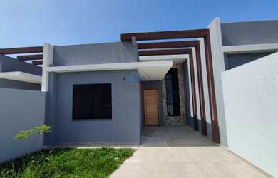 Imagem: A casa possui 3 Dormitórios, 1 Banheiro, 1 Vaga na garagem