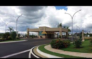 Imagem: A casa em condomínio possui 3 Dormitórios, 3 Banheiros, 4