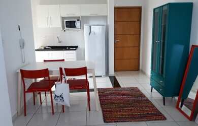 Imagem: O apartamento possui 2 Dormitórios, 1 Banheiro, 1 Vaga na garagem