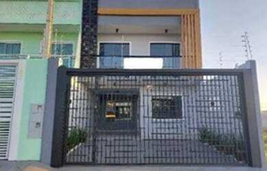 Imagem: A casa possui 4 Dormitórios, 3 Banheiros, 3 Vagas na garagem