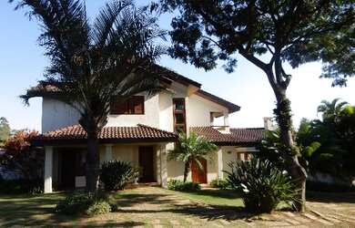 Imagem: A casa em condomínio possui 3 Dormitórios, 5 Banheiros, 4