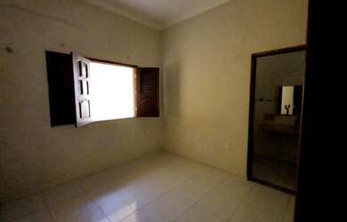 Imagem 6: Vendo casa no angelin. 250m² de Área, 2 Vagas na garageme3 Dormitórios