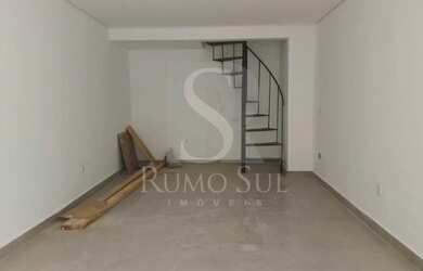 Imagem: O depósito possui 36m² de Área e está localizado em Santo