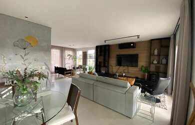 Imagem: A casa em condomínio possui 4 Dormitórios, 5 Banheiros, 5