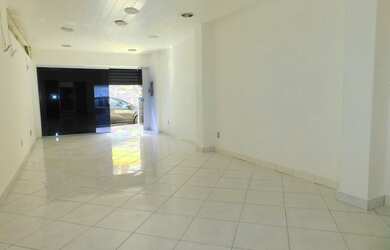 Imagem: O depósito possui 35m² de Área e está localizado em Sion