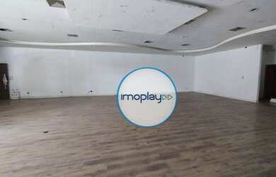 Imagem 4: Ponto comercial com 525m² vão livre, cozinha, 02 banheiros e 05 vagas...