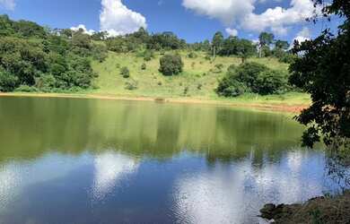 Imagem: O terreno possui 600m² de Área e está localizado em Núcleo