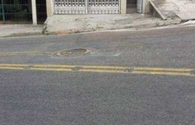 Imagem: A casa possui 3 Dormitórios, 2 Banheiros, 2 Vagas na garagem