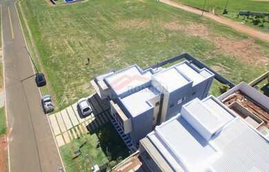 Imagem 2: SOBRADO À VENDA NO CONDOMÍNIO RIVIERA SANTA CRISTINA XIII- EM PARANAPANEMA