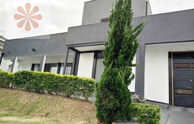 Imagem: A casa possui 3 Dormitórios, 2 Banheiros, 630m² de Área e