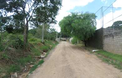 Imagem: O terreno possui 2.700m² de Área e está localizado em Parque