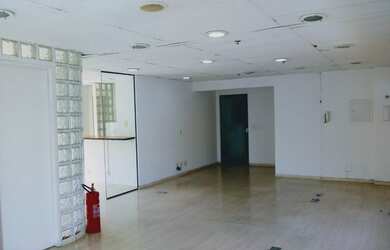 Imagem: O depósito possui 2 Vagas na garagem, 72m² de Área e está