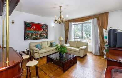 Imagem: O apartamento possui 1 Dormitório, 1 Banheiro, 1 Vaga na garagem