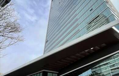 Imagem: O depósito possui 5 Vagas na garagem, 114m² de Área e está