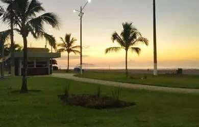 Imagem: A casa possui 3 Dormitórios, 2 Vagas na garagem e está localizado