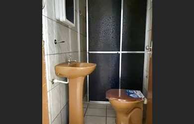 Imagem: A casa possui 1 Dormitório, 1 Banheiro, Varanda e está localizado