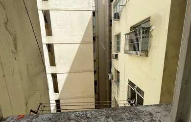 Imagem 14: CONJUGADO, 03 quadras da praia, metrô, andar alto, fundos silencioso