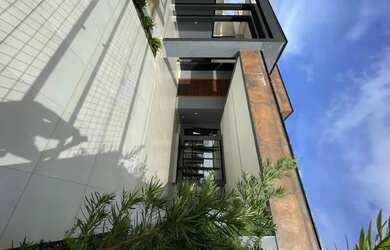 Imagem: A casa em condomínio possui 4 Dormitórios, 5 Banheiros, 2