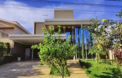Imagem: A casa em condomínio possui 3 Dormitórios, 4 Banheiros, 2