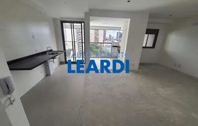 Imagem: O apartamento possui 3 Dormitórios, 1 Banheiro, 2 Vagas na